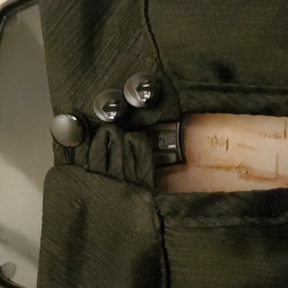 Melanie Lynn  - Blouse with ruffles. Black size 8 - Picture 5 of 8